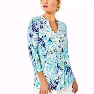 Lilly Pulitzer Kaia Knit Tunic Top Resort White Shell Beach Size M. The care/com